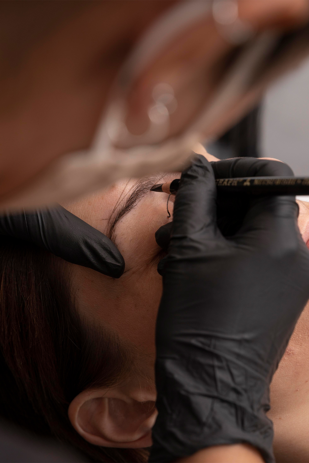 https://uniquehairtransplant.ba/wp-content/uploads/2024/11/transplantacija-obrva-2.jpg